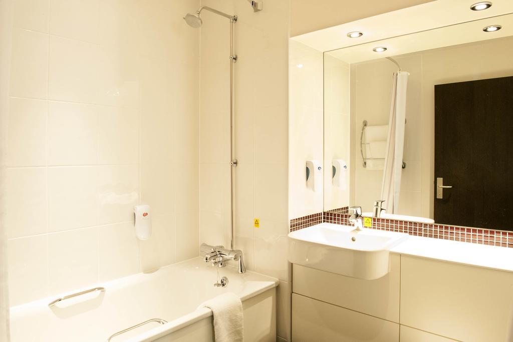 Premier Inn Aberdeen Airport - Dyce Pokoj fotografie
